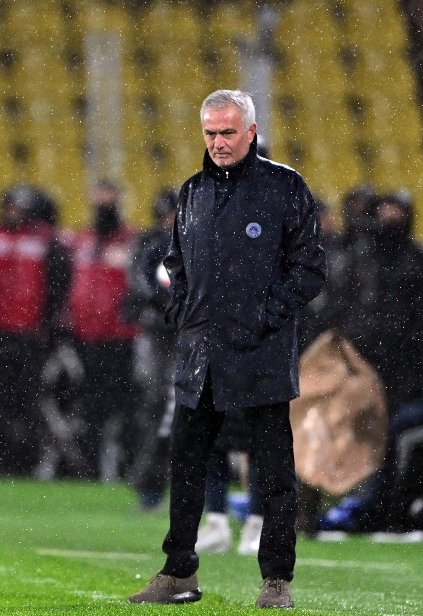 爱游戏体育官网-包含阿斯顿维拉训练开放日，窗口期主帅复盘引欢呼，足总杯在即，阵容厚度经受考验的词条