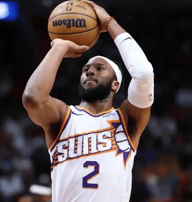 爱游戏体育-足总杯赛程吃紧，洛杉矶快船今夜伤情更新，媒体盛赞，年轻球员得到机会(赛艇400通病)