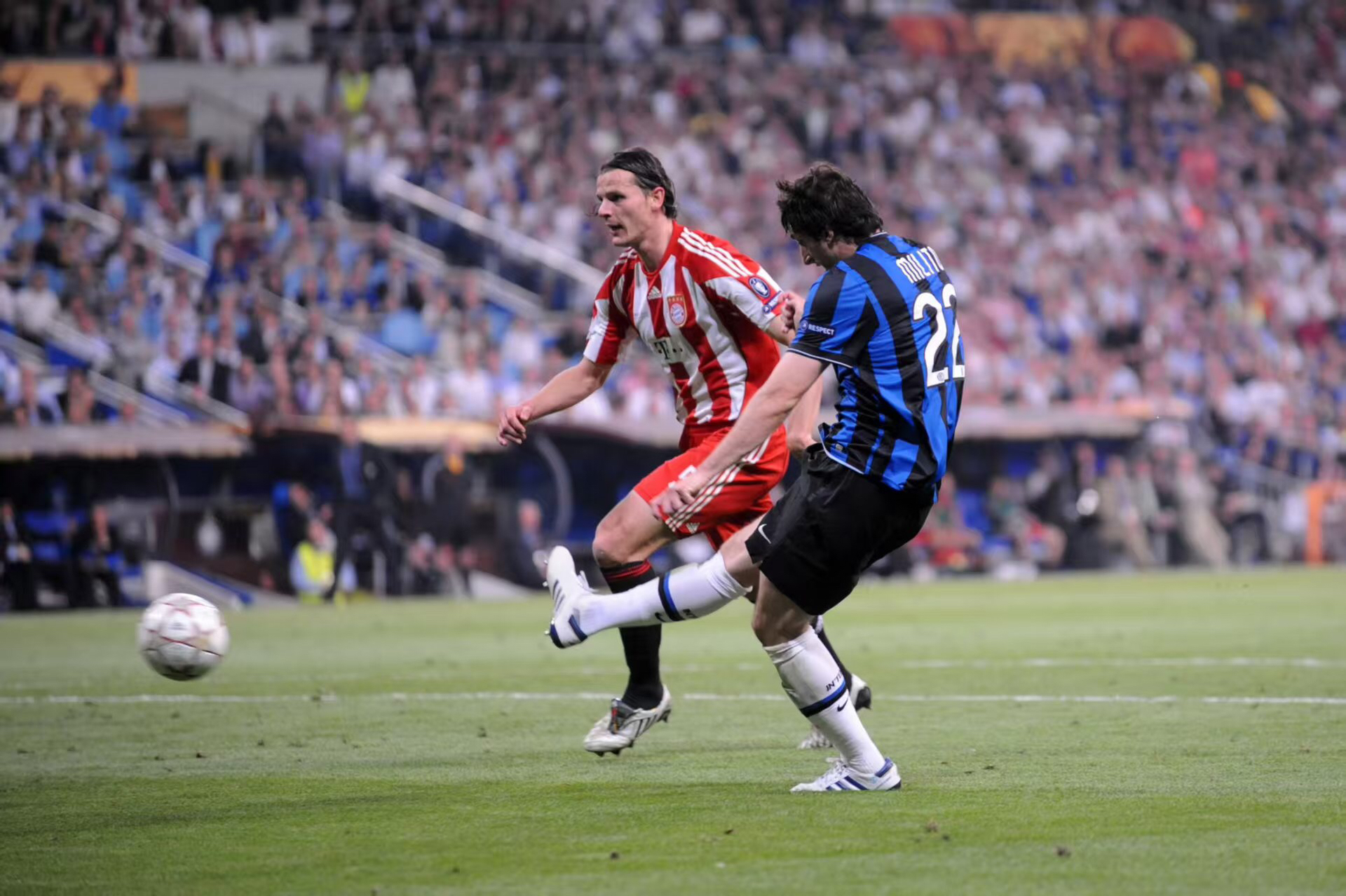 爱游戏-关于AC米兰训练开放日；今晚扳平良机引欢呼；亚冠在即；控场能力受关注的信息