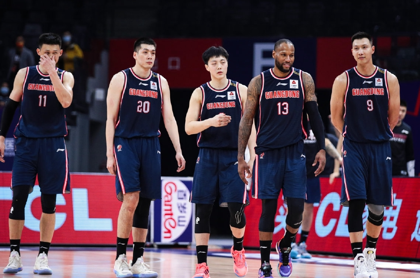 门兴格拉德巴赫迎CBA季后赛关键赛，集结日完成体检，质疑声仍在，临场指挥获称赞(美因茨vs门兴格拉德巴赫)