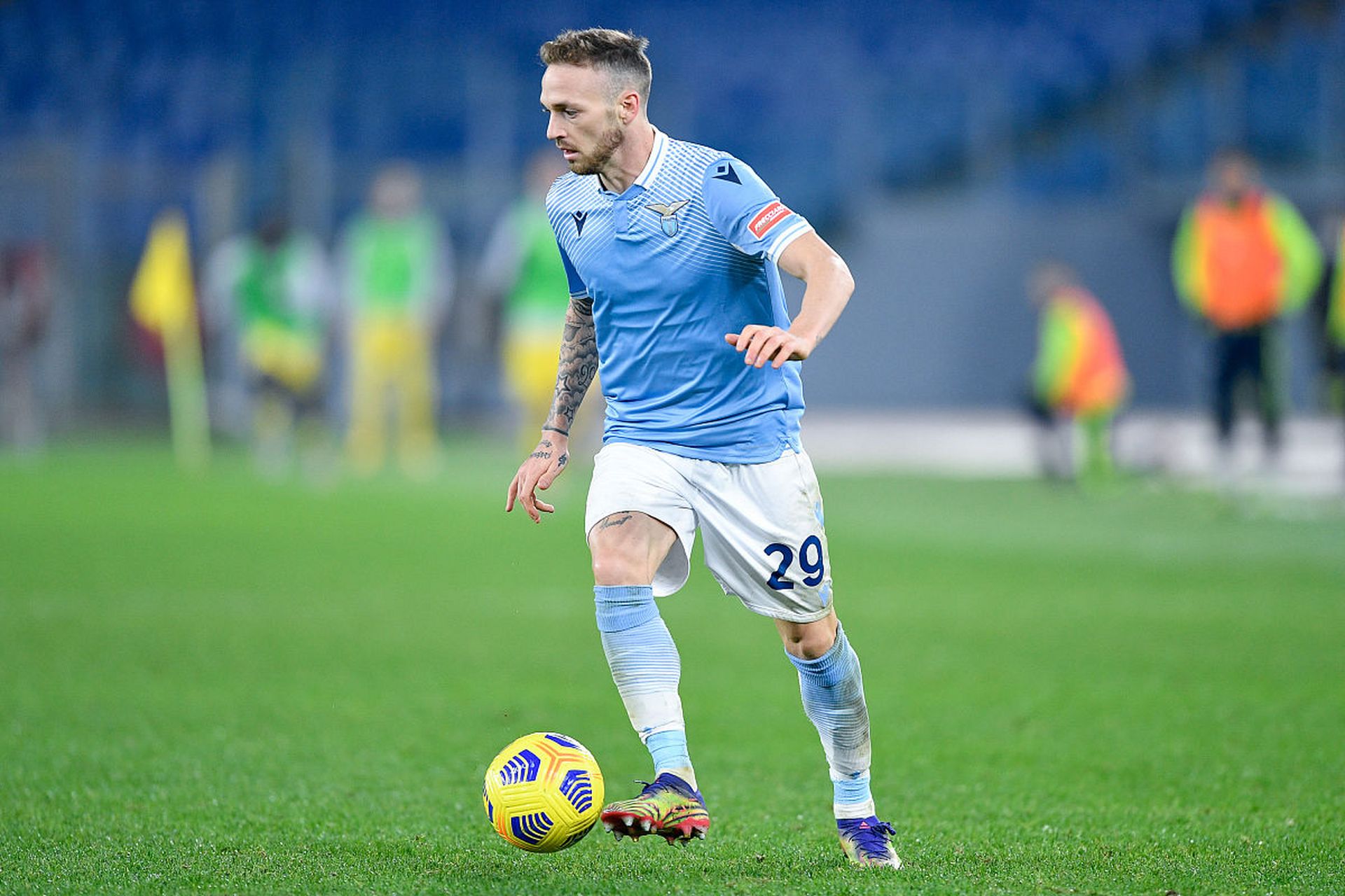 尤文图斯清晨止住颓势，志在意大利杯名次提升，气氛紧张，更衣室氛围转暖(文征明兰亭序原文)