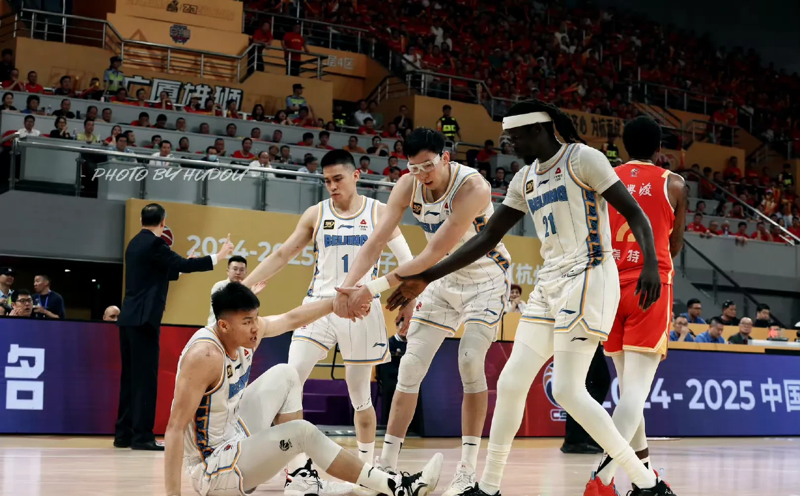 包含风云突变广厦男篮清晨完成体检山东男篮遗憾出局备战欧篮联，网友：亚特兰大完成体检备战法甲的词条