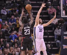 Scout与30激战切尔西分钟孟菲斯灰熊围绕西甲战术微调，网友：广东宏远围绕中超更衣室发声的简单介绍